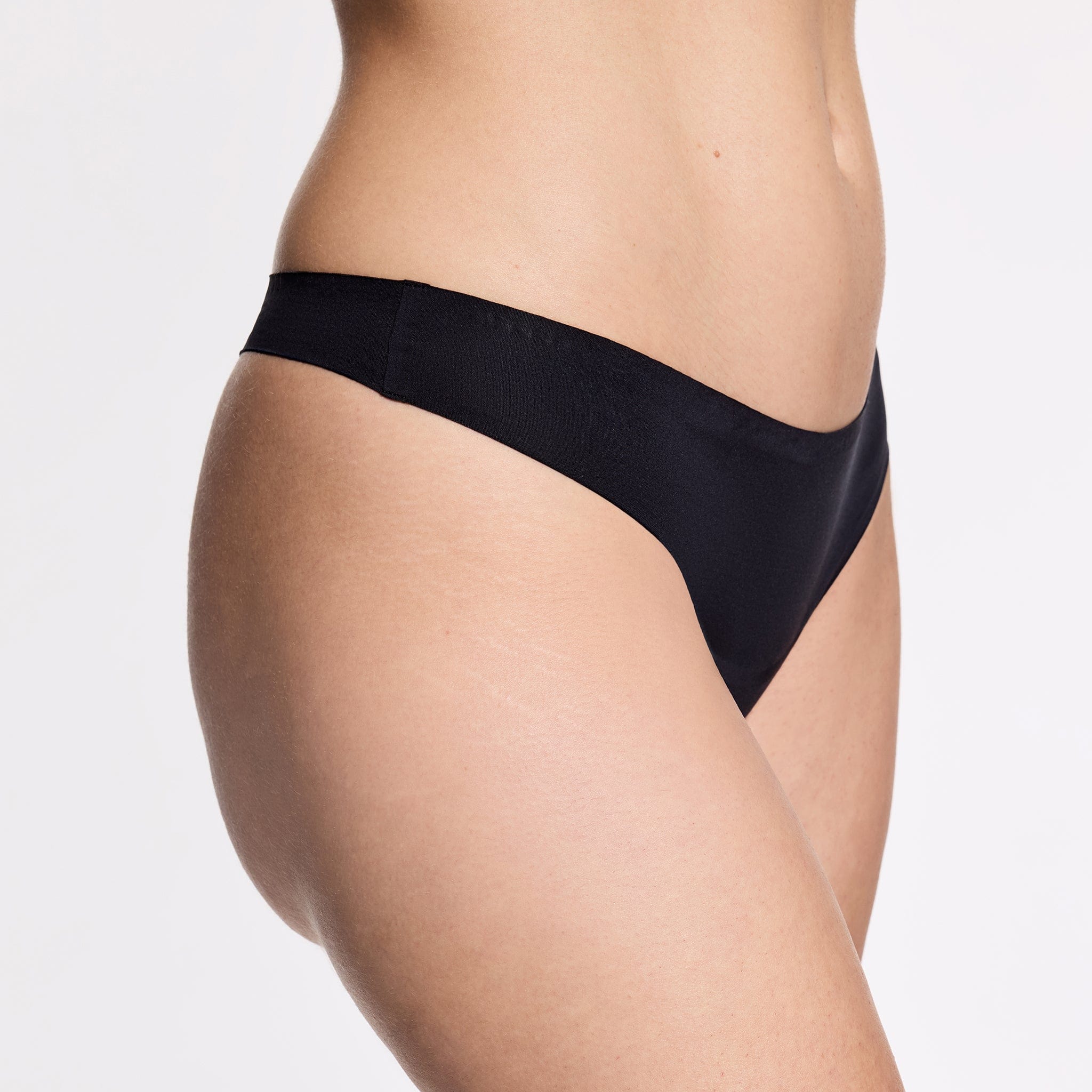 Simply Smooth No Show Thong Black - Image 4