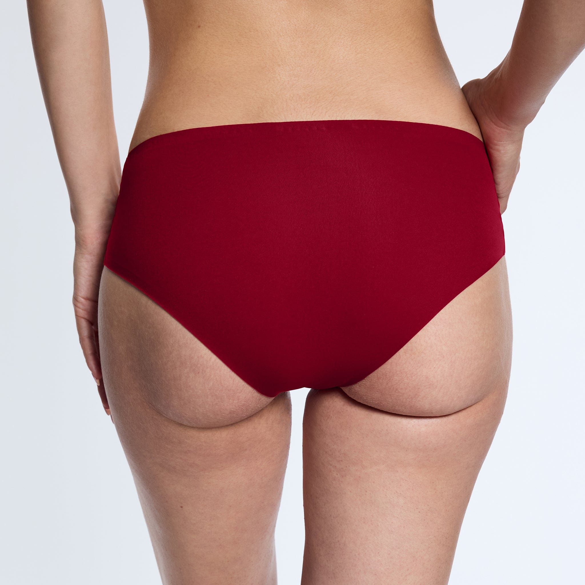 Simply Smooth No Show Hiphugger Scarlet